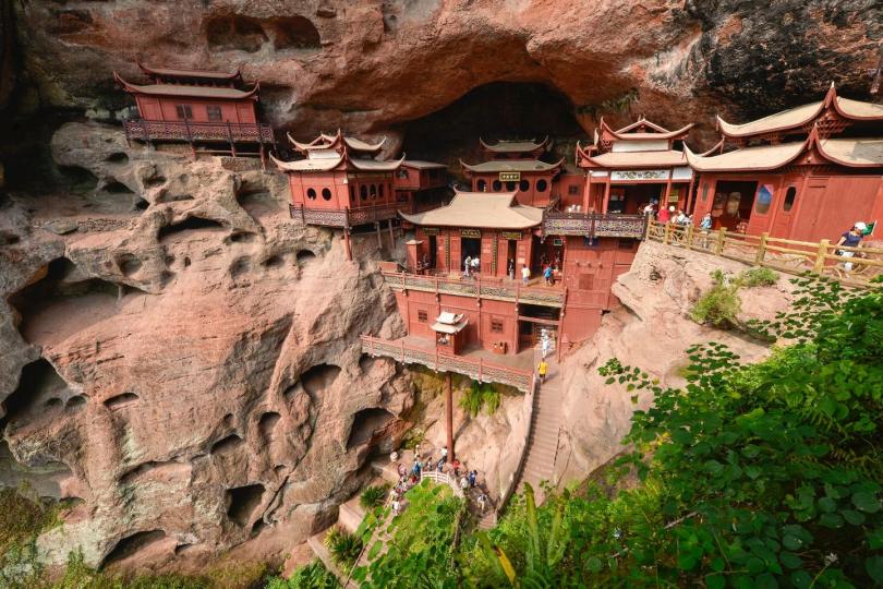 泰寧丹霞上的「懸空寺」柯炳鐘／圖...