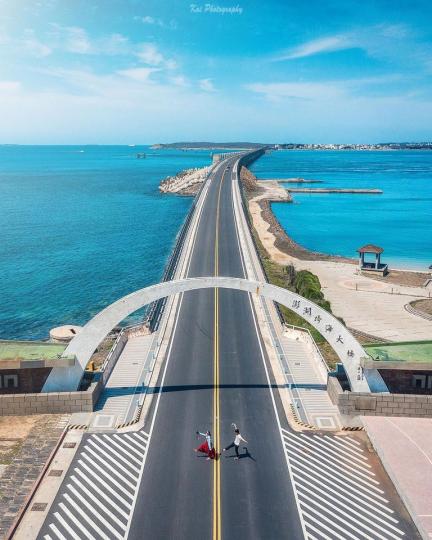 連接白沙、西嶼兩島的跨海大橋...
