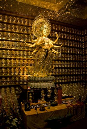 海南三亞：南山寺三十三間觀音堂 圖／金玉觀世音閣內的「國寶」觀音像（攝： 郭惠儀 / CTPphoto）...