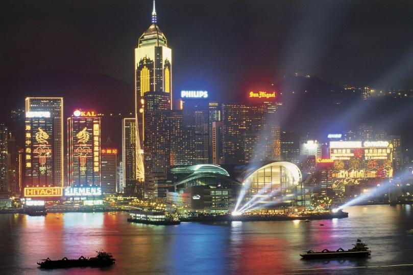 【懷念維港霓虹燈飾】...