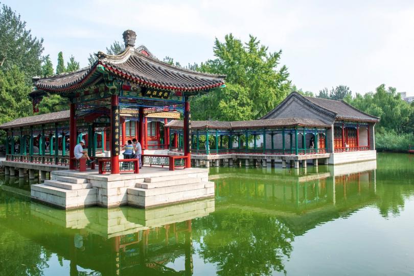 看過中國古典小說《紅樓夢》的朋友一定對大觀園非常熟悉...