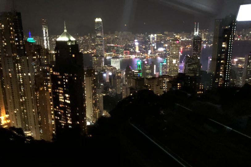 夜幕低垂,老友記晚安。...