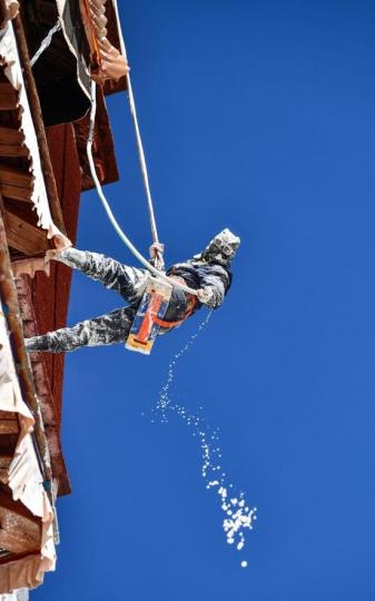 Annual renovation of Potala Palace is conducted recently in Lhasa, SW China's Tibet Autonomous Regio...