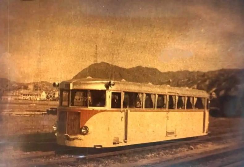 1960年嘅一架行走尖沙嘴至紅磡嘅短程鐵路巴士？...