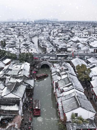 江蘇蘇州 · 微風搖庭樹，細雪下簾隙...