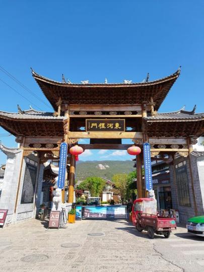 束河古鎮」比麗江古城寧靜...