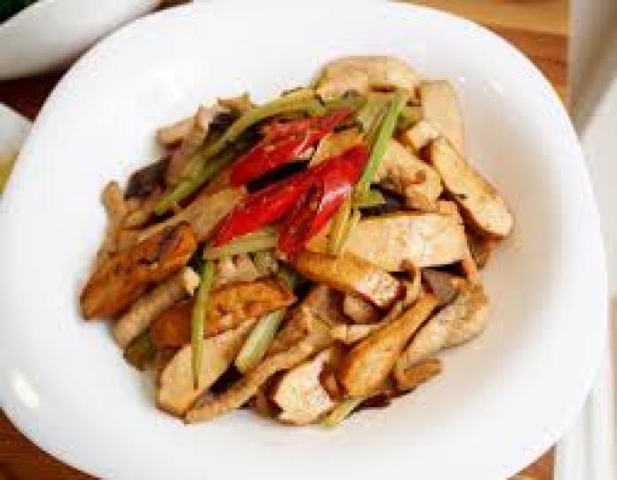 家常豆乾炒肉絲......