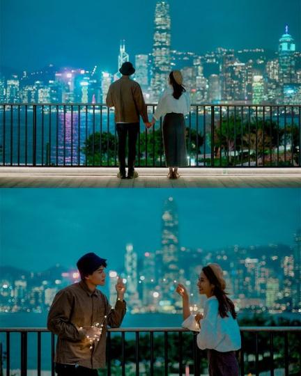 西九的維港夜幕下展望新年...