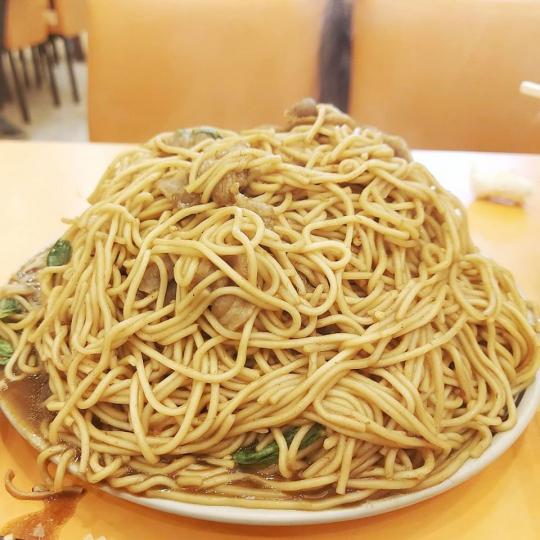滿滿的羊肉炒麵山.....