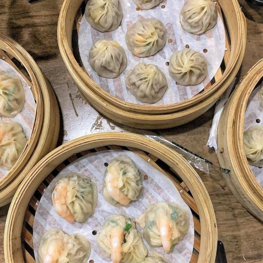 鮮嫩的紅蝦
🍤灌在爆汁湯包上超療癒...