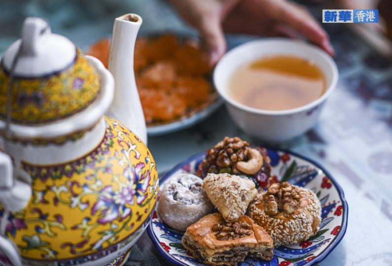 在新疆喀什百年老茶館品千年茶味...