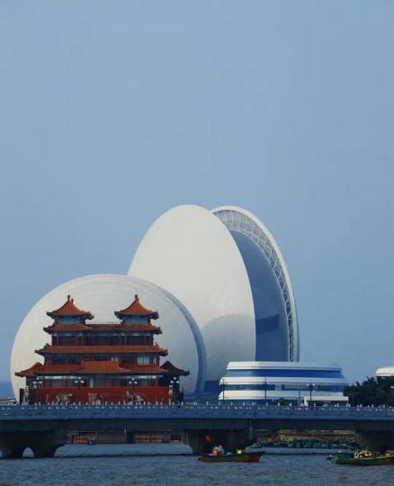 古今碰撞，大美中国 .......
