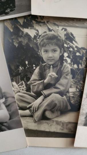 馮寶寶生於1954年.........