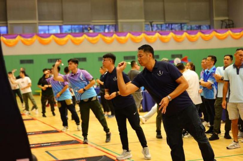 香港警察飛鏢賽.......