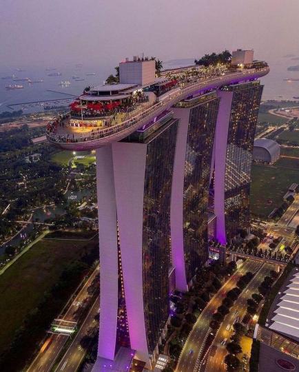 The Amazing Marina Bay Sands Hotel, Singapore...