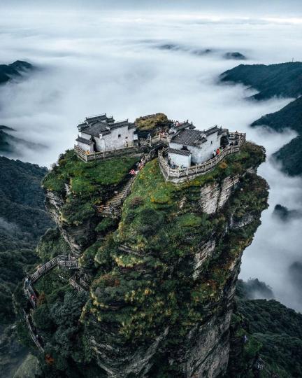 梵淨山：聞名世界的「紅雲金頂」...