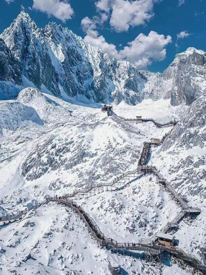 神山玉龙雪山.........