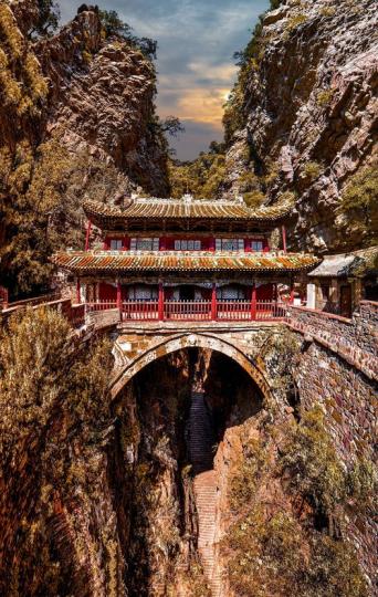 蒼岩山懸空寺 《臥虎藏龍》取景地......