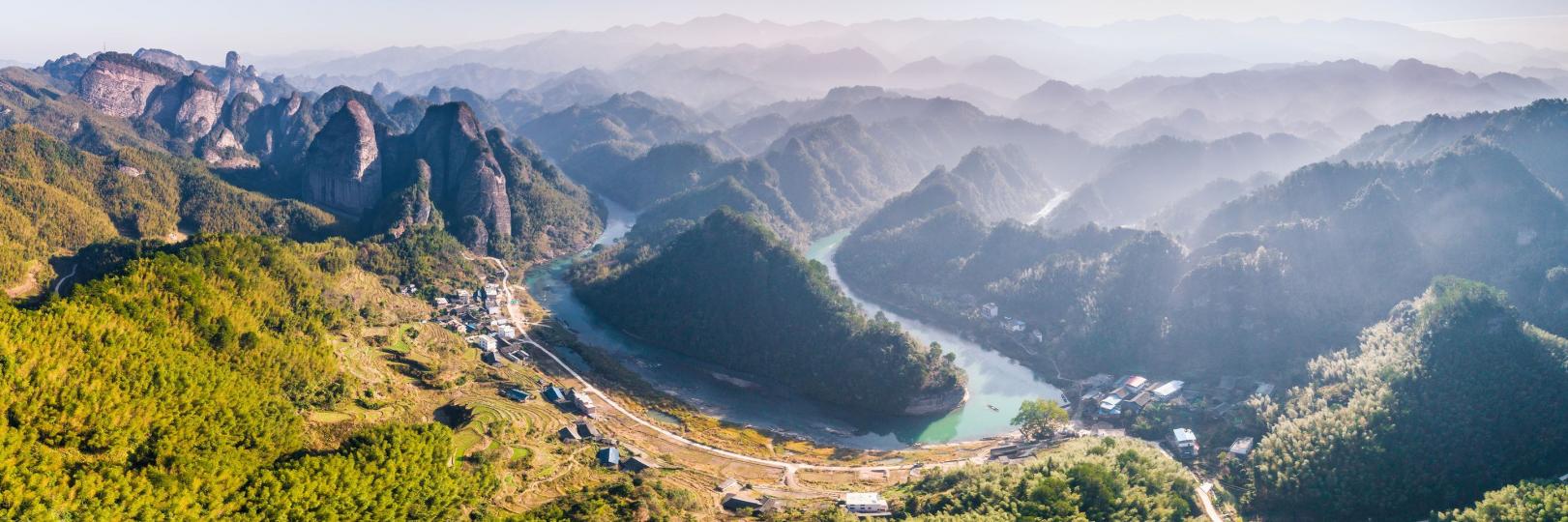 丹霞申遺第一地：崀山八角寨 李一鳴／圖...