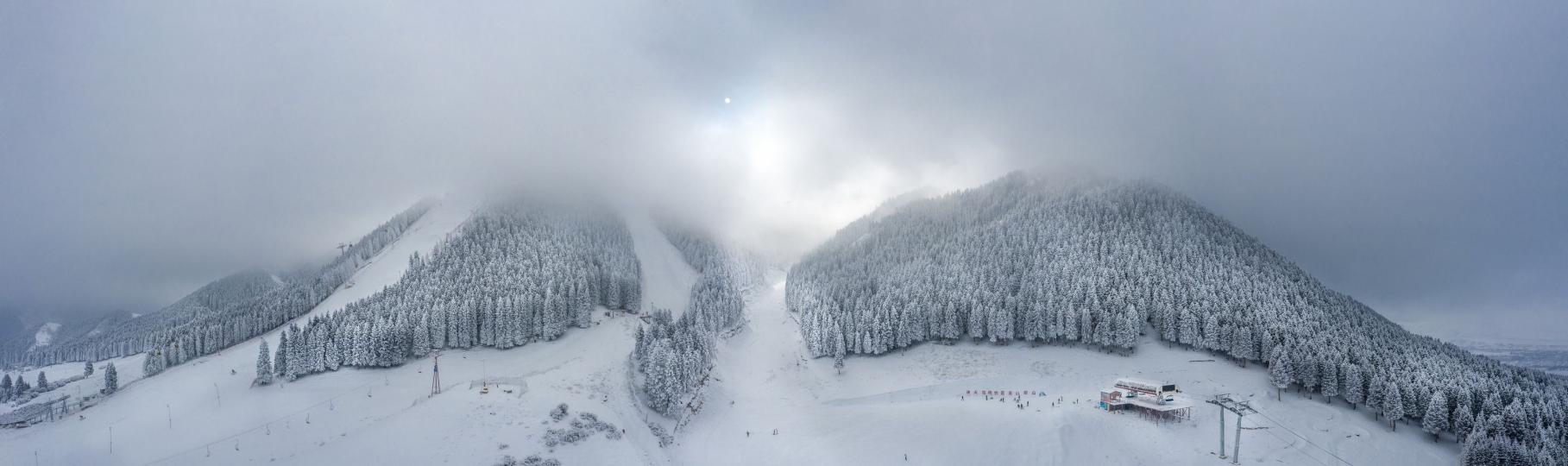 【絲綢之路國際滑雪場】......