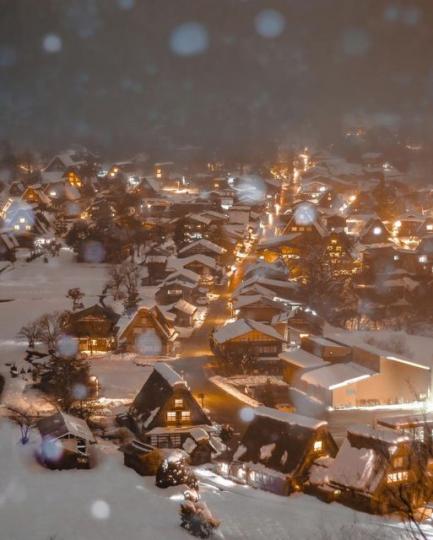 白川鄉（#Shirakawago）是被列入世界遺產的合掌造村落...