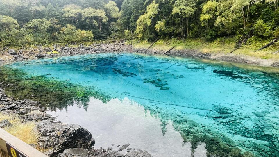 五彩池九寨溝 — at 五彩池. .....