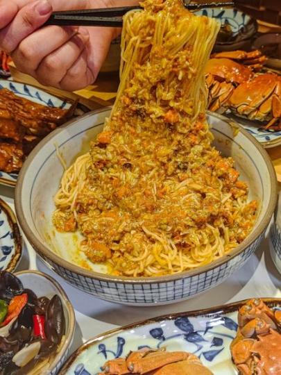 依家 8,9月開始都有人食大閘蟹食...
