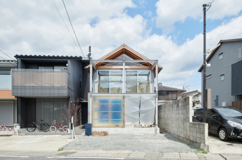 好像半成品的「鷹架風小屋」其實是創意設計...