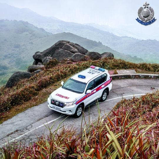 【 警車誌系列 • 越野良駒 Land Cruiser 】
出眾的越野設計
即使走在崎嶇的山路也很舒適
讓警務人員在山野之間救急扶危更加便捷...