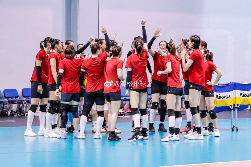 香港時間9月18日凌晨，中國女排團隊將從國內出發前往荷蘭參加2022年女排世錦賽...
