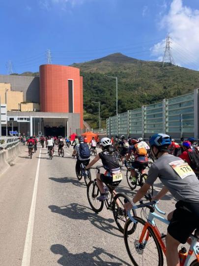 警方協助香園圍公路單車賽暨樂悠遊單車行・順利舉行...