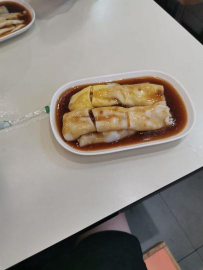 7元(加了蛋) 的腸粉 .......