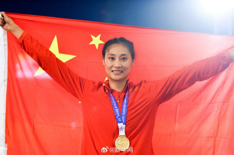 祝贺！亚锦赛女子撑杆跳中国选手李玲4米66夺冠...