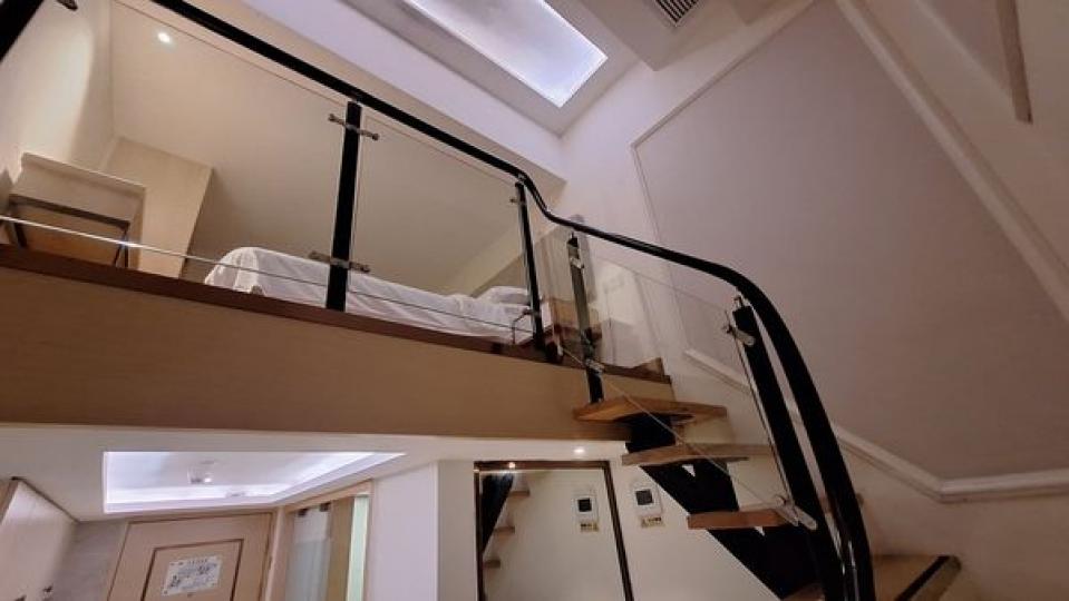 複式公寓酒店 ............