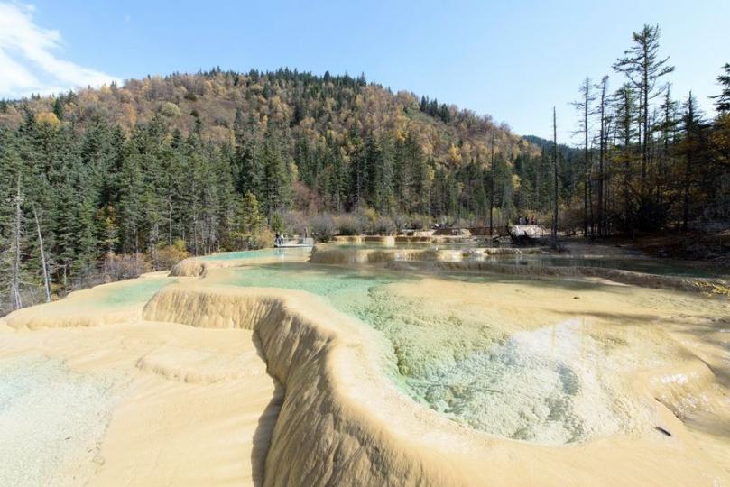神仙池風景區位於四川省阿垻藏族羌族自治州九寨溝縣...