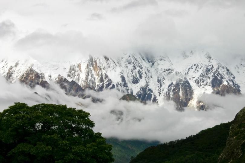 【羞女峰——南迦巴瓦峰】攝/馬耀俊 、梁慧剛...