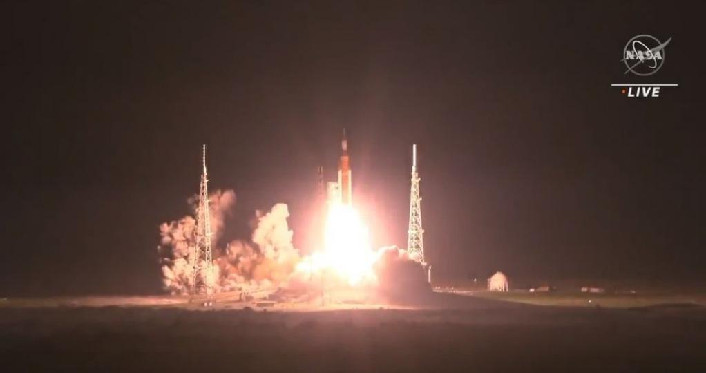 多次推遲！NASA登月火箭成功發射升空...