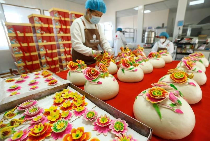 做花馍 ，迎新春做花馍 ，迎新春...