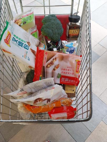 雞、西蘭花同露荀都係剛上貨，好新鮮...