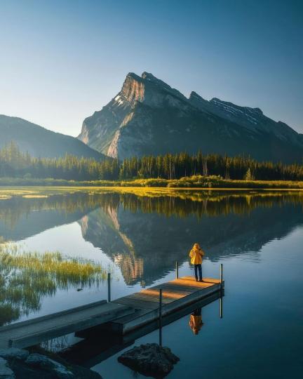 班夫國家公園裡的路易斯湖（Lake Louise）...