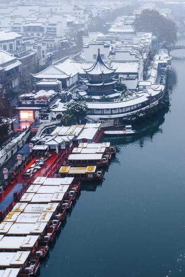 南京的雪，在一众惊叹声中， 告一段落。...