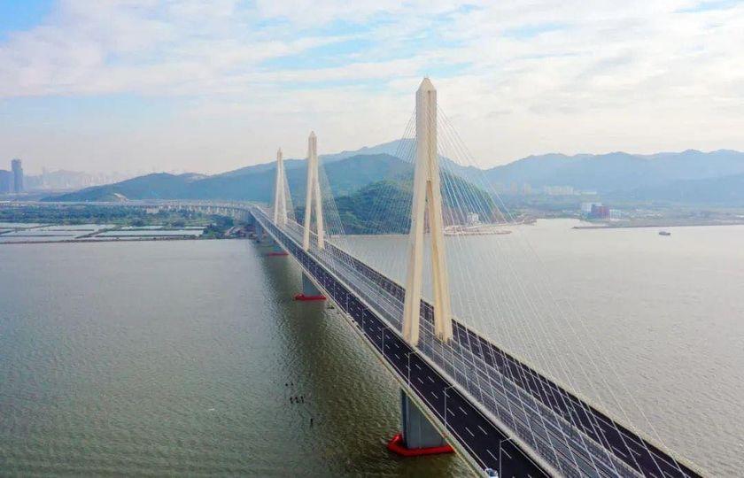 中國國內首座公鐵同層跨海大橋通車...