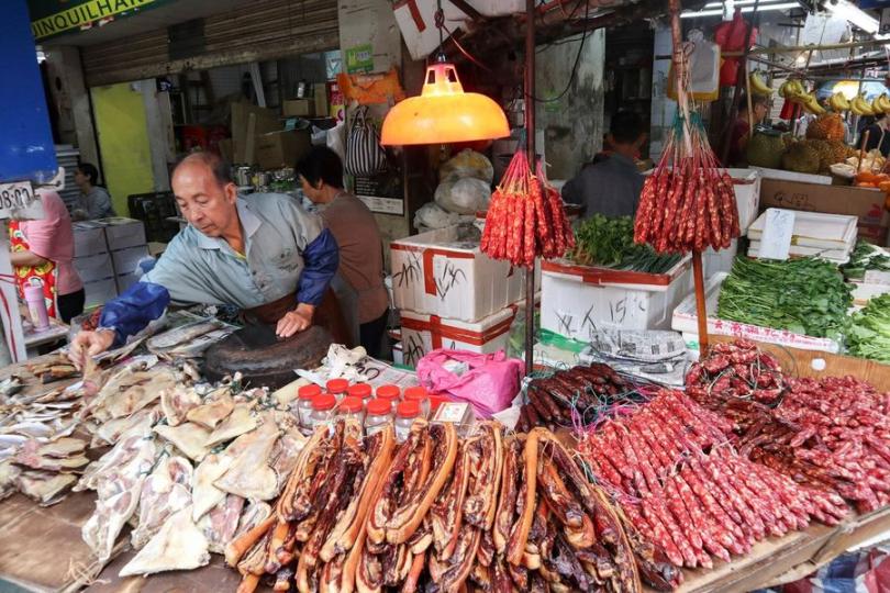 【農曆臘月醃臘肉】陸中秋、鄧冠英╱攝...