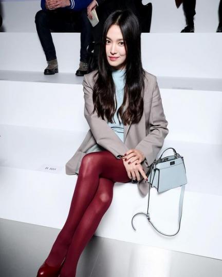 宋慧喬現身Fendi 2024春夏高訂時裝展...