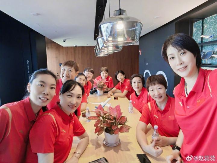 女排黃金一代又重聚 .......