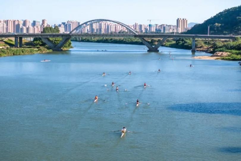 市区水系发达、河道纵横...