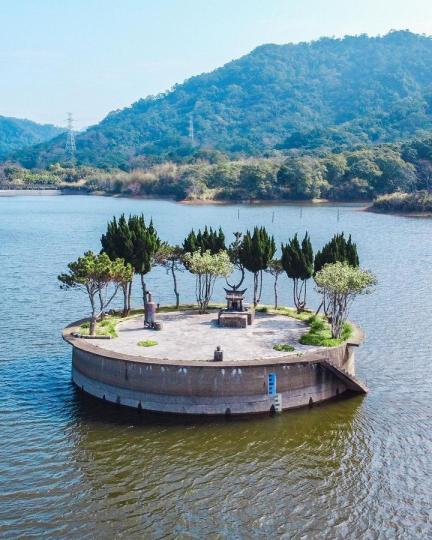 全台唯一「水中土地公廟」！...