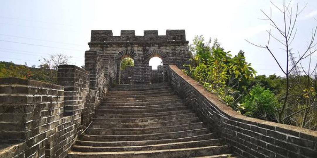 深圳求水山公園，迷你長城，吊車上，行落去...