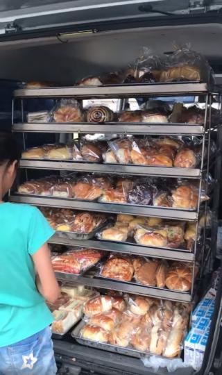 大家小時候放學有買過這種古早味餐車嗎？...