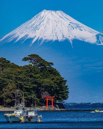 不只富士山！盤點日本壯觀的必訪山嶺
👉https://com543.com/r/YZMe8FuI...